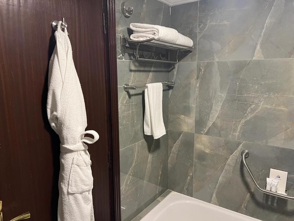 ホテル Al Ansar Golden Tulip マディーナ エクステリア 写真