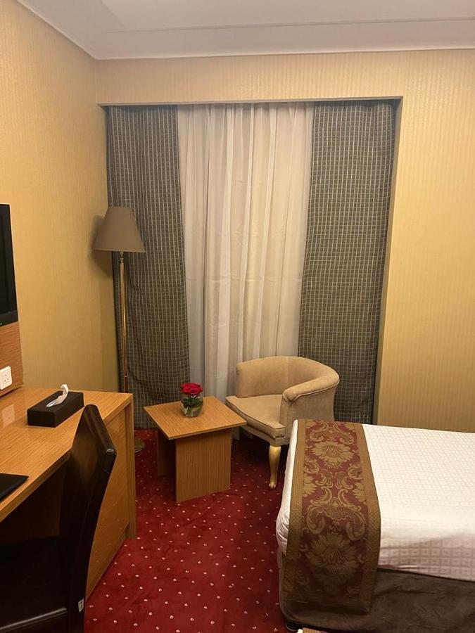 ホテル Al Ansar Golden Tulip マディーナ エクステリア 写真